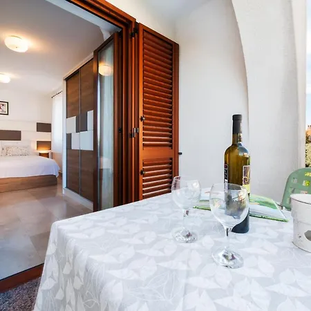 Santin Apartment *