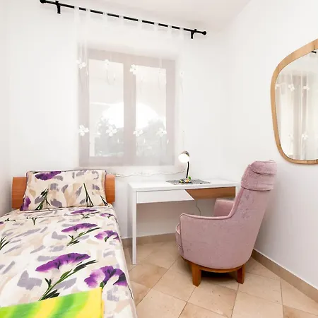 Santin Apartment *