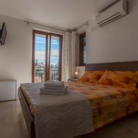 Santin Apartment *